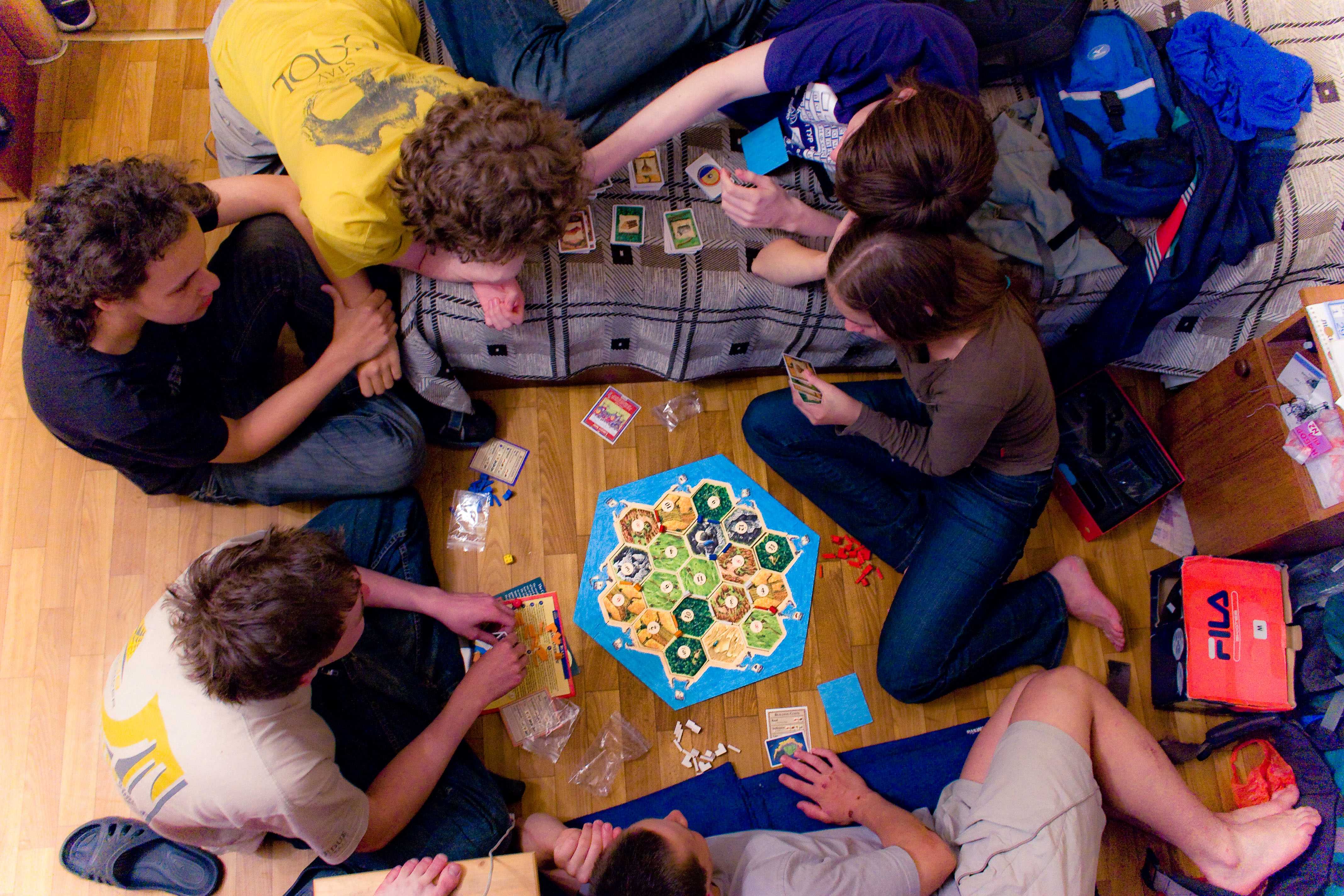 15 многопользовательских игр для мозга, чтобы играть с друзьями • оки доки